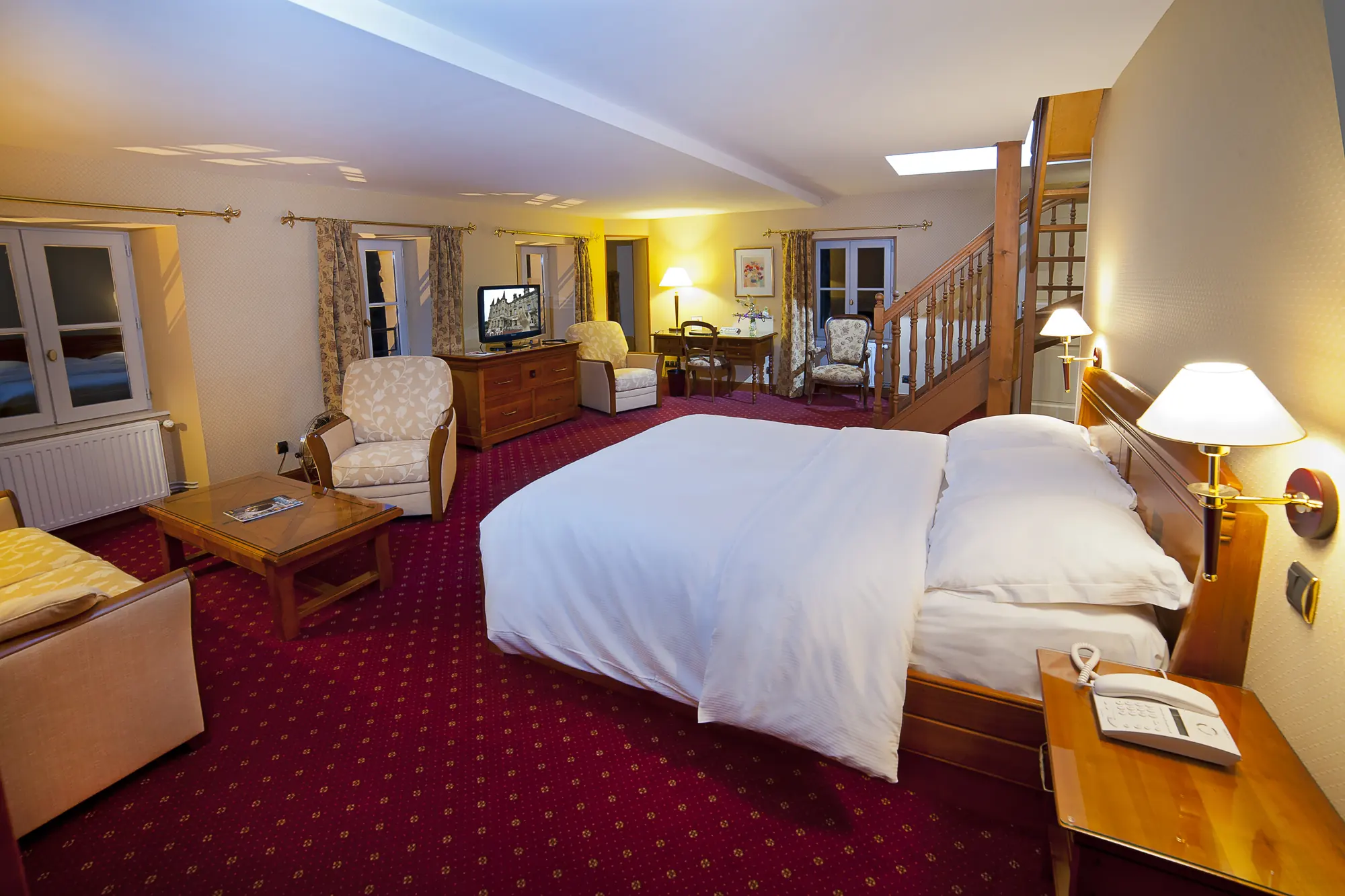 Le Grand duplex avec chromothérapie, Château des Monthairons