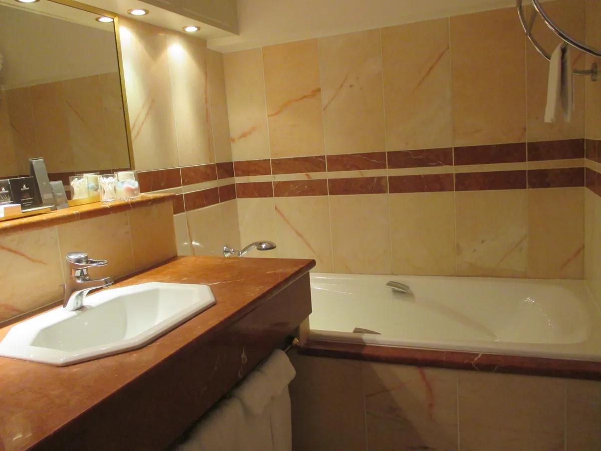 Chambre Standard — La salle de bain — Note Florale