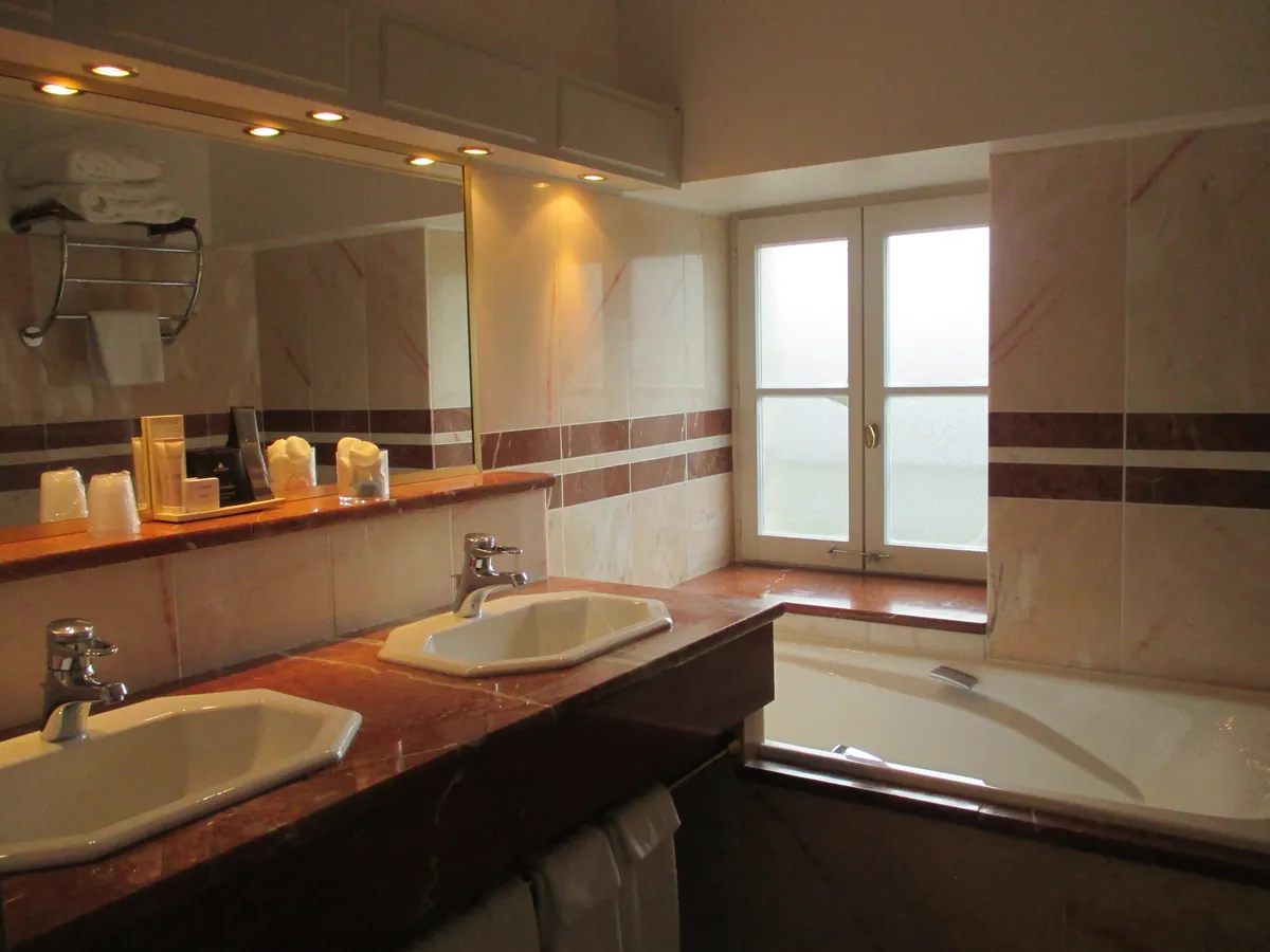 Chambre Très Supérieure — La salle de bain — Note Florale
